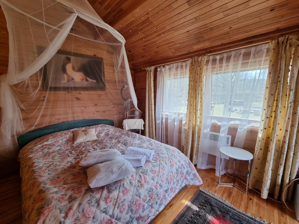 Viesu Nams Vecmuiza Hotel Tūja Eksteriør billede